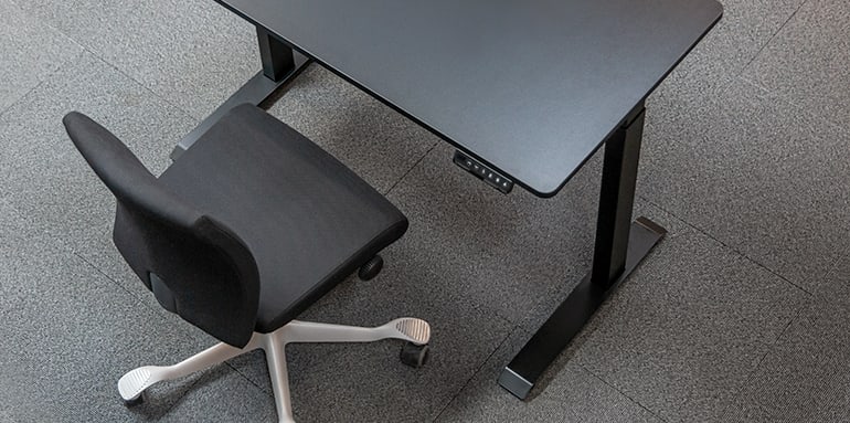 Fleksibel kontor til Lomax indretningsservice