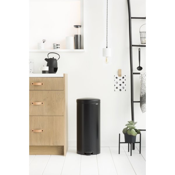 Brabantia NewIcon Pedalspand | 30 L | Mat sort