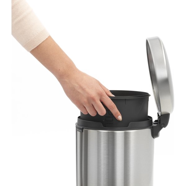 Brabantia NewIcon Pedalspand, 5 L, brilliant steel