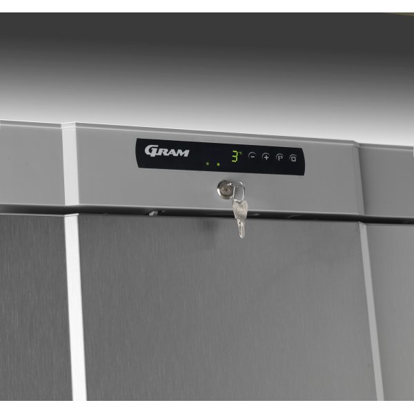 Gram Commercial F410LG - Fryseskab/-boks