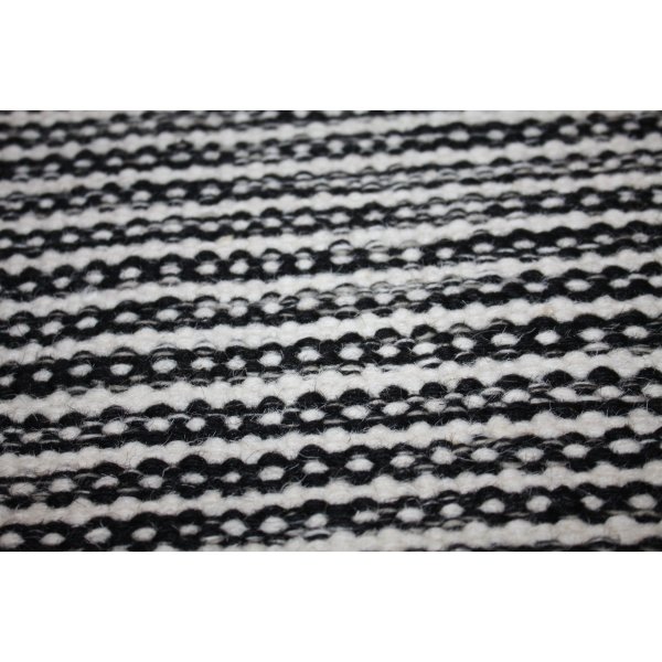 Pilas tæppe, 190x290 cm., sort