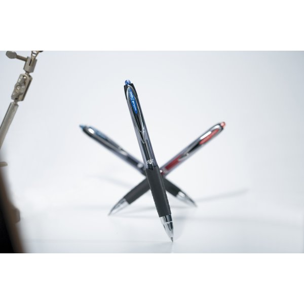 Uni-Ball Signo UMN-207 Rollerpen | F | Sort