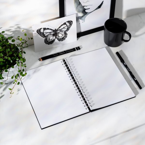 Burde Dotnotes Notesbog, B5, sort