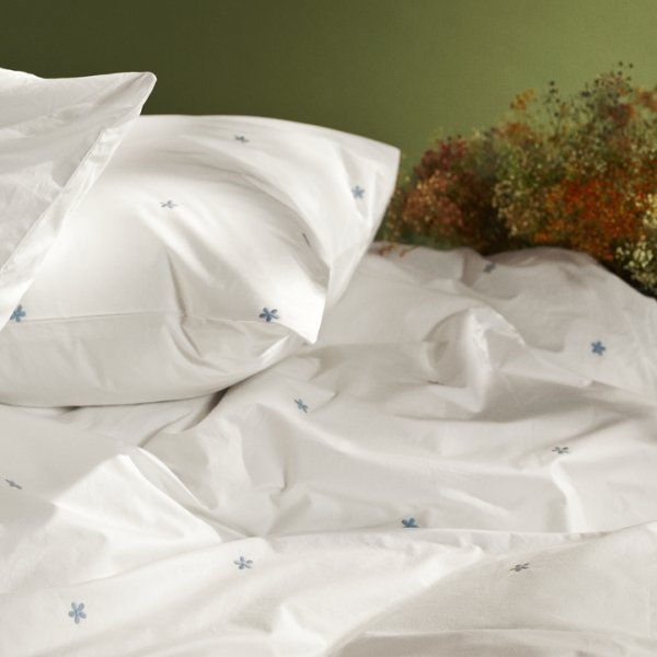 JUNA Daisy Sengetøj 140x220 cm, hvid
