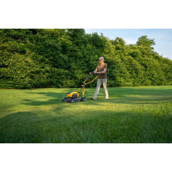 STIGA Plæneklipper, Multiclip 547e S, 48V, m/batt.