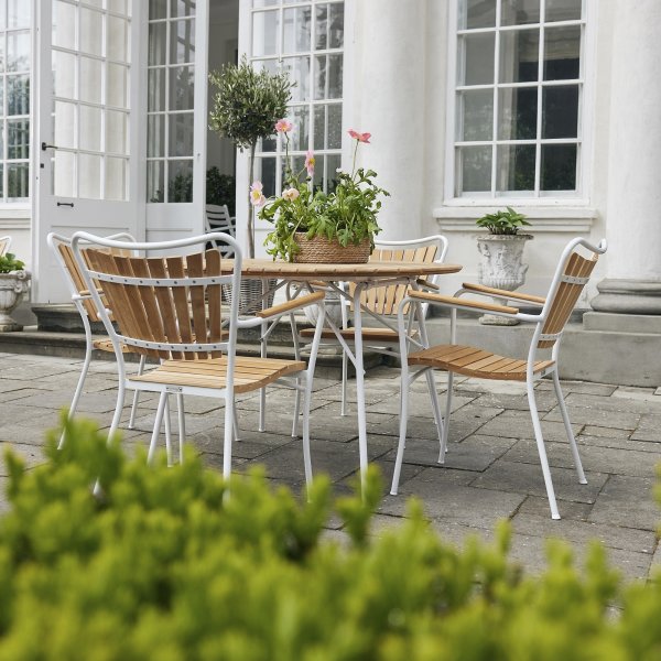 Magnolia Havebord ø110cm + 4 Marguerit stole, Hvid