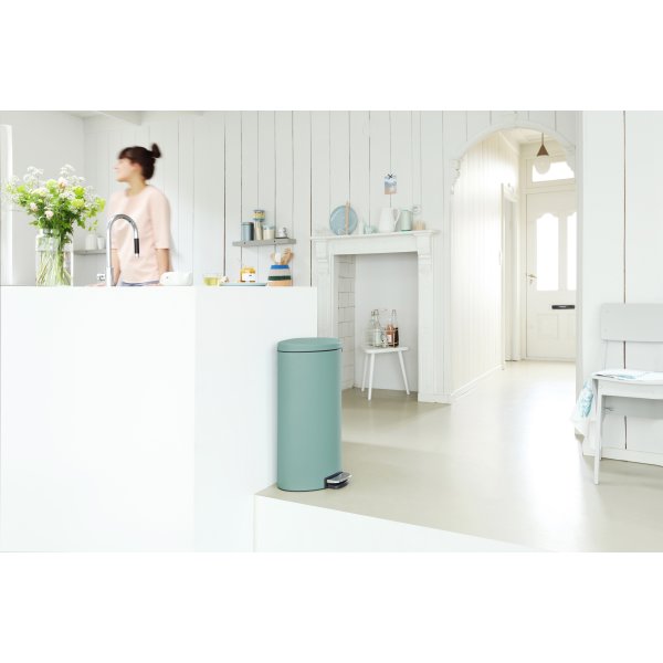 Brabantia Flatback Pedalspand 30 liter, mint