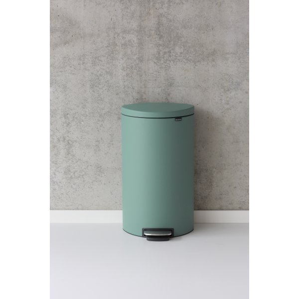 Brabantia Flatback Pedalspand 40 liter, mint