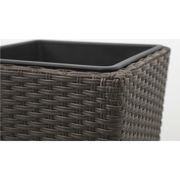 Josefine blomsterkrukke i brun polyrattan, H70 cm