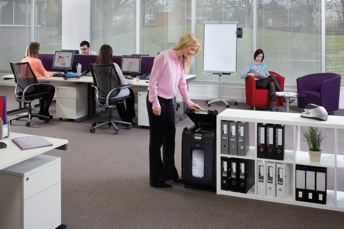 Rexel Auto+ 300X krydsmakulator