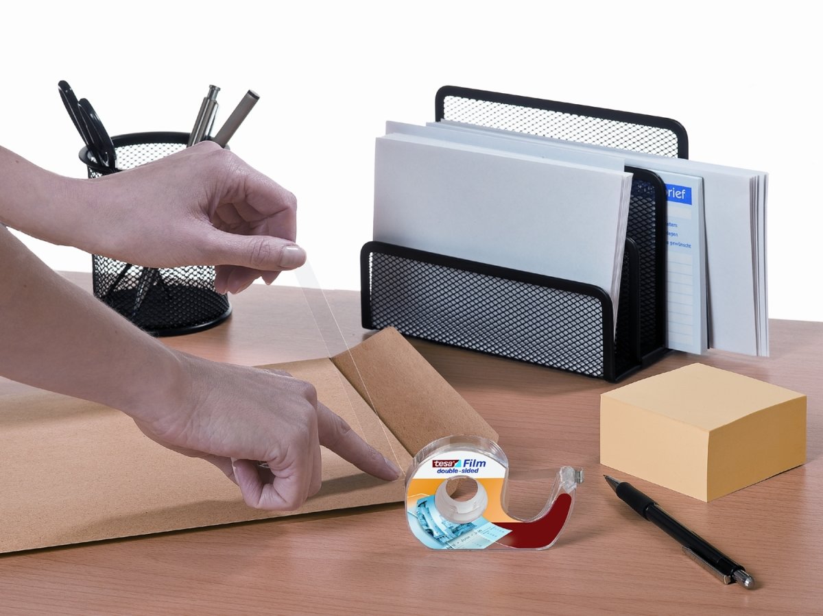 tesa Dobbeltklæbende tape inkl. dispenser