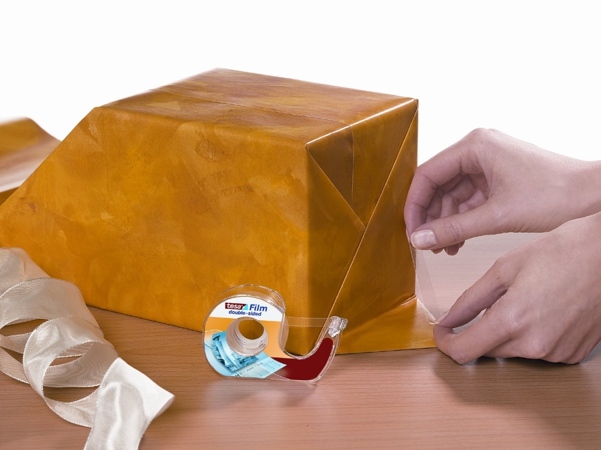 tesa Dobbeltklæbende tape inkl. dispenser