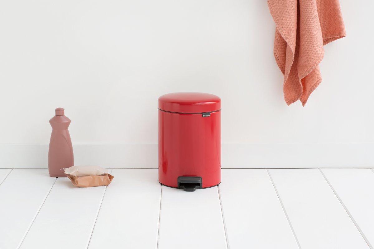 Brabantia NewIcon Pedalspand, 5 L, passion red