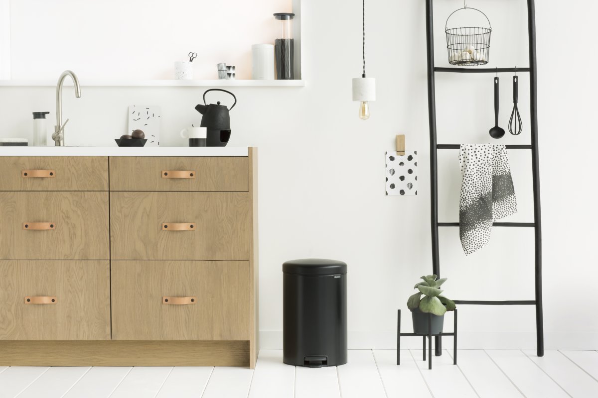 Brabantia NewIcon Pedalspand | 20 L | Mat sort