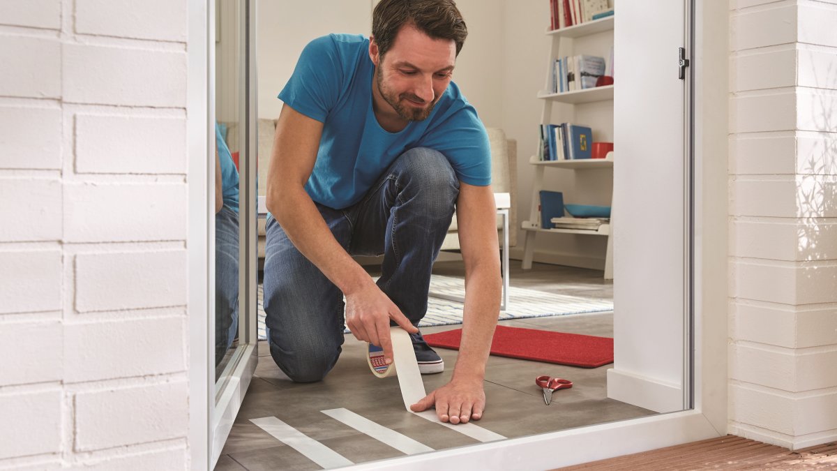 tesa Tæppetape, aftagelig, 50mm x 25m