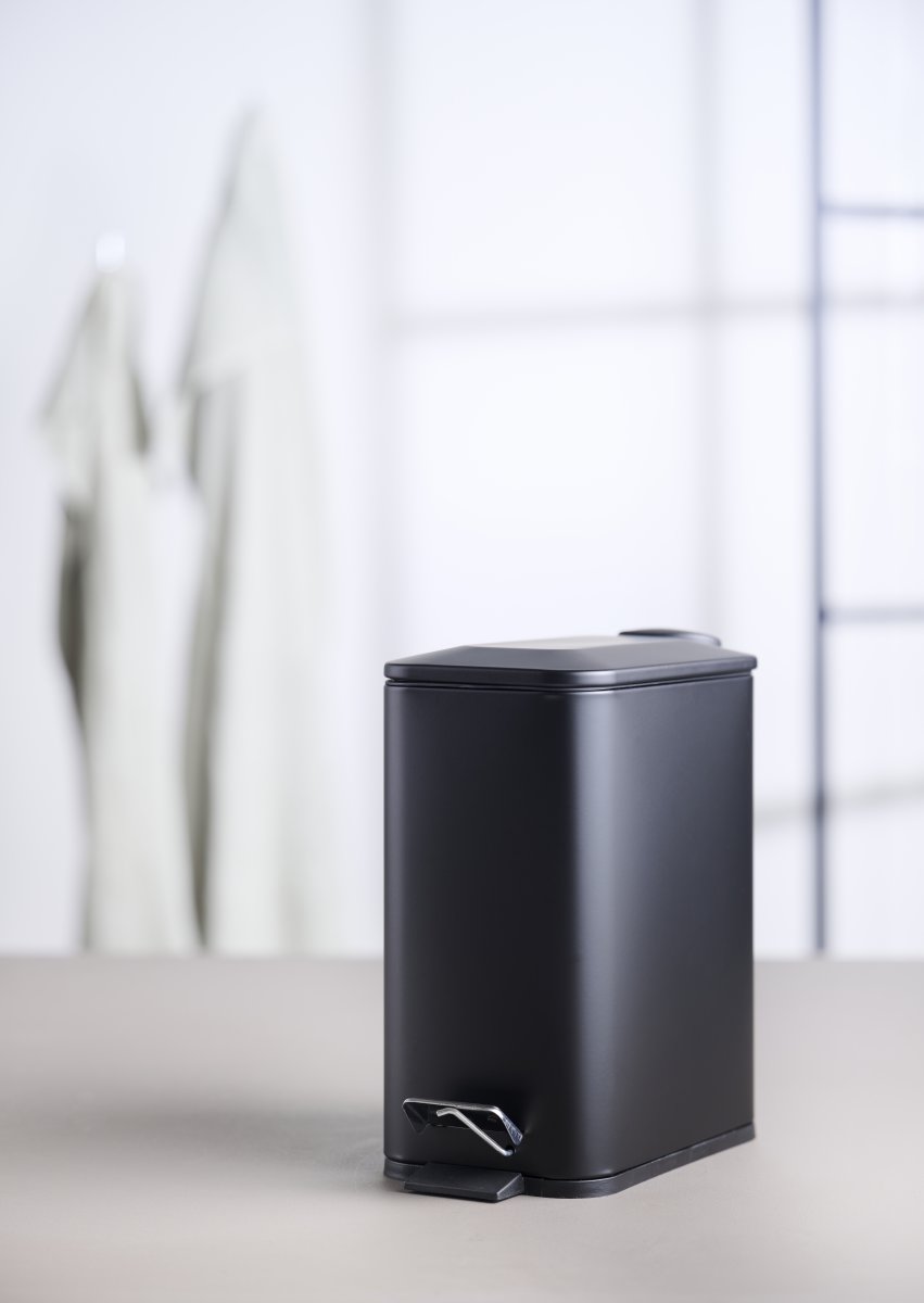Pedalspand m/softclose 5 L, smal rektangulær, sort