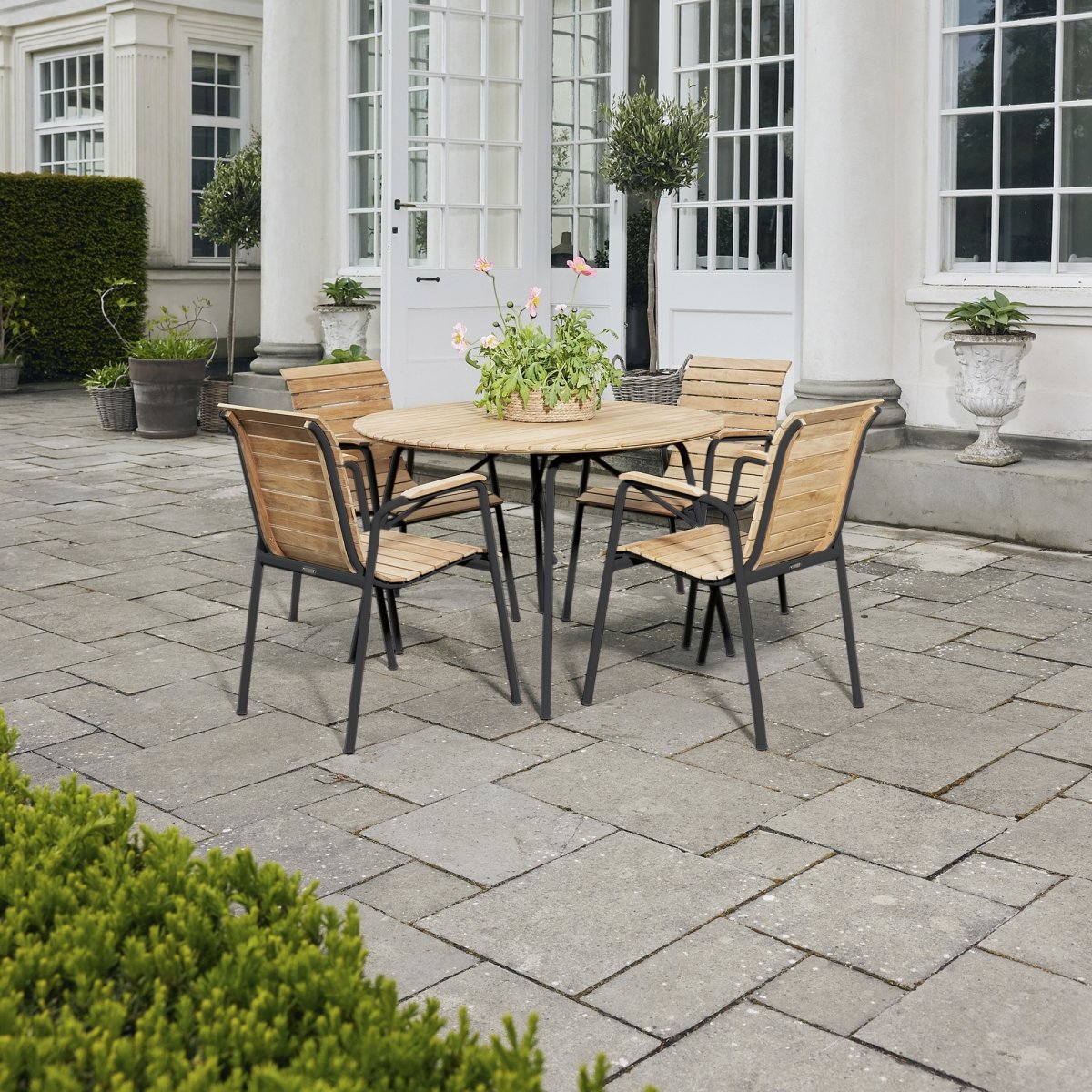 Magnolia havebord ø110 cm + 4 Bellevue, Antracit