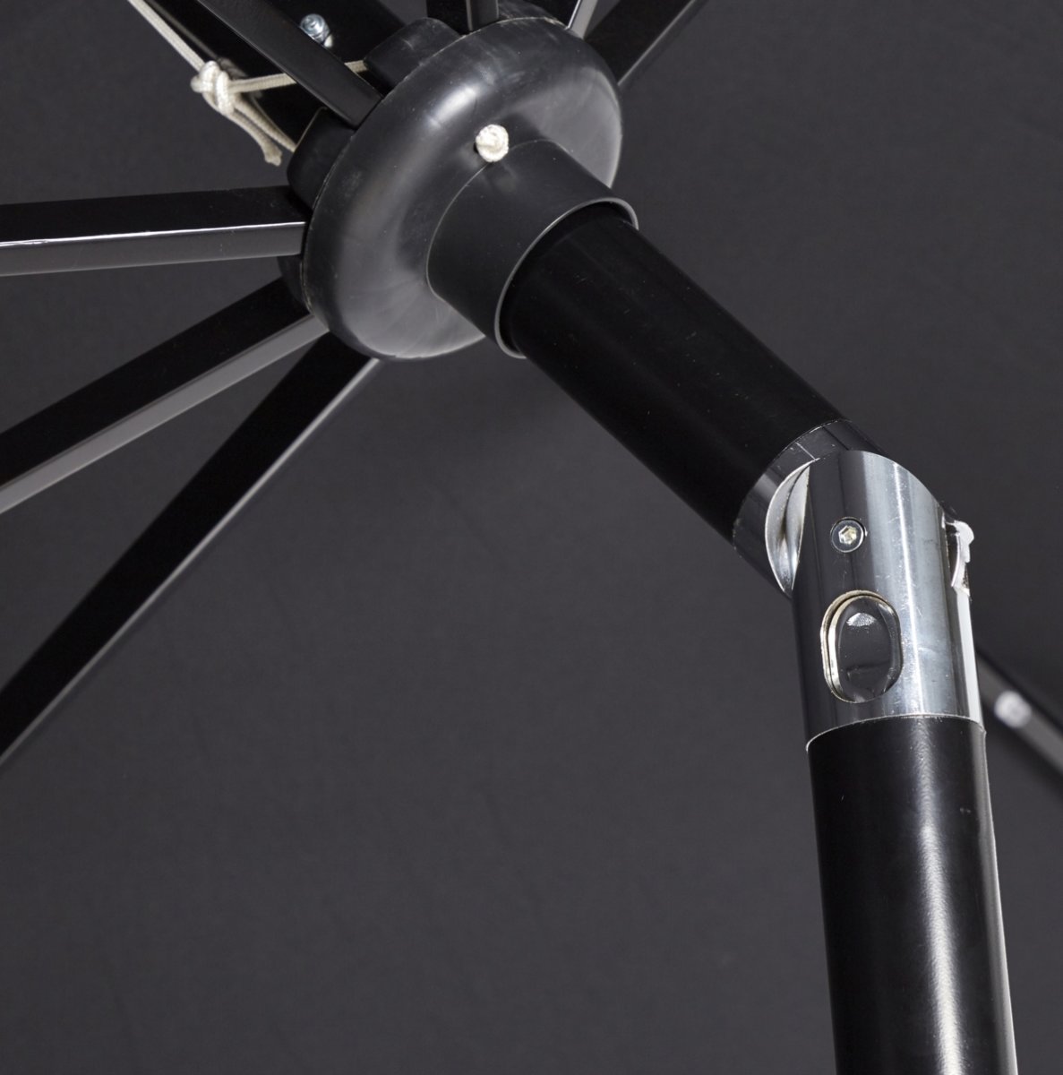 Felix parasol m/krank, tilt, solar LED, Ø3m, sort