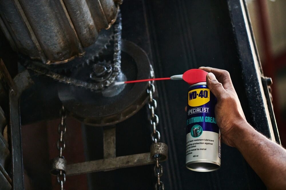 WD-40 Specialist white lithium grease spray, 400ml