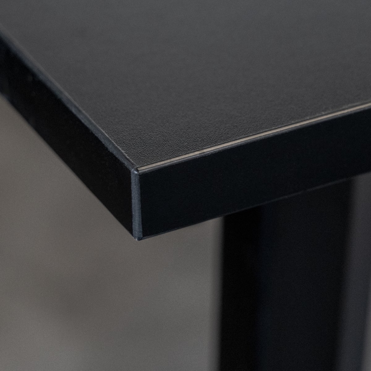 Simple skrivebord, stålstel/sort top, 160x80 cm