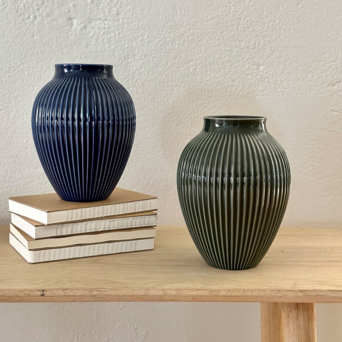 Knabstrup Keramik Ripple Vase H27 cm, mørkgrøn