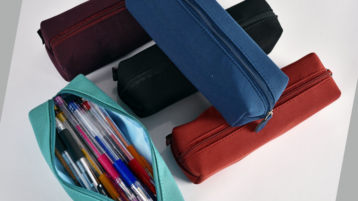 Kozo Penalhus | 21x7x7 cm | Navy
