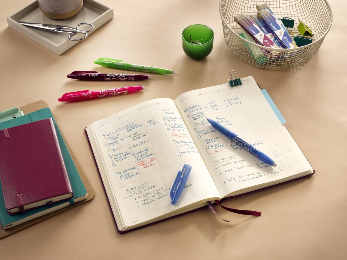 Pilot FriXion Ball Rollerpen | M | Lyseblå
