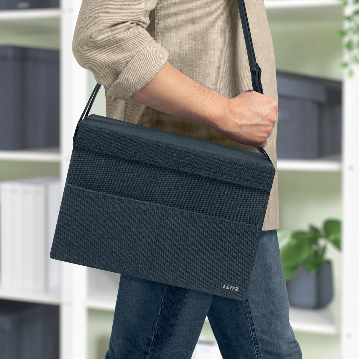 Leitz Arbejdstaske i stof m. låg | Kompakt