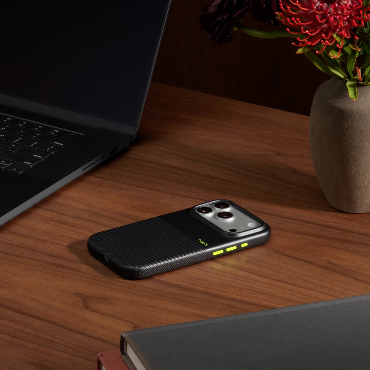 Beats iPhone 17 Pro Rugged-etui, MagSafe, sort