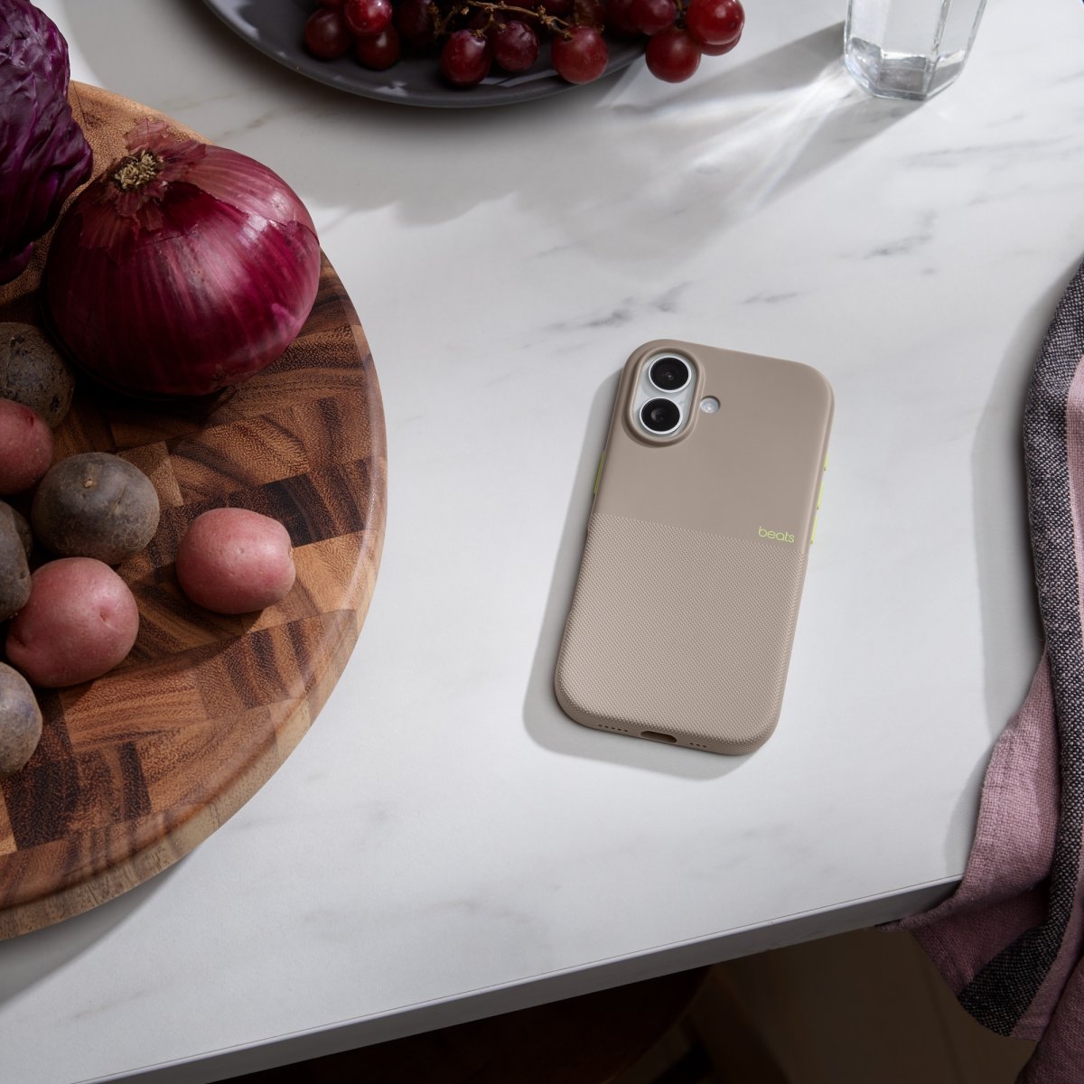 Beats iPhone 17 Rugged-etui, MagSafe - Alpegrå