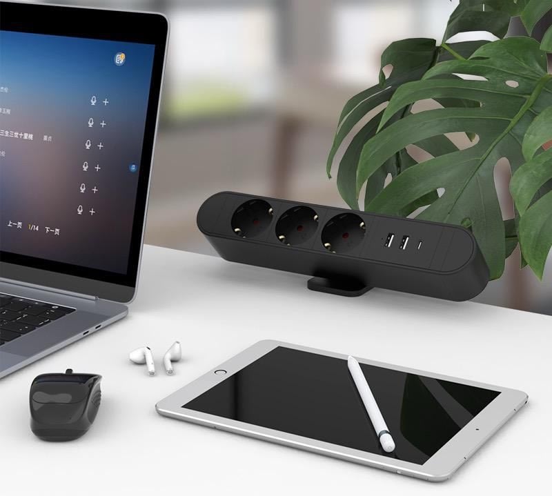 MicroConnect stikdåse, 3-stik, USB, 1,8 m