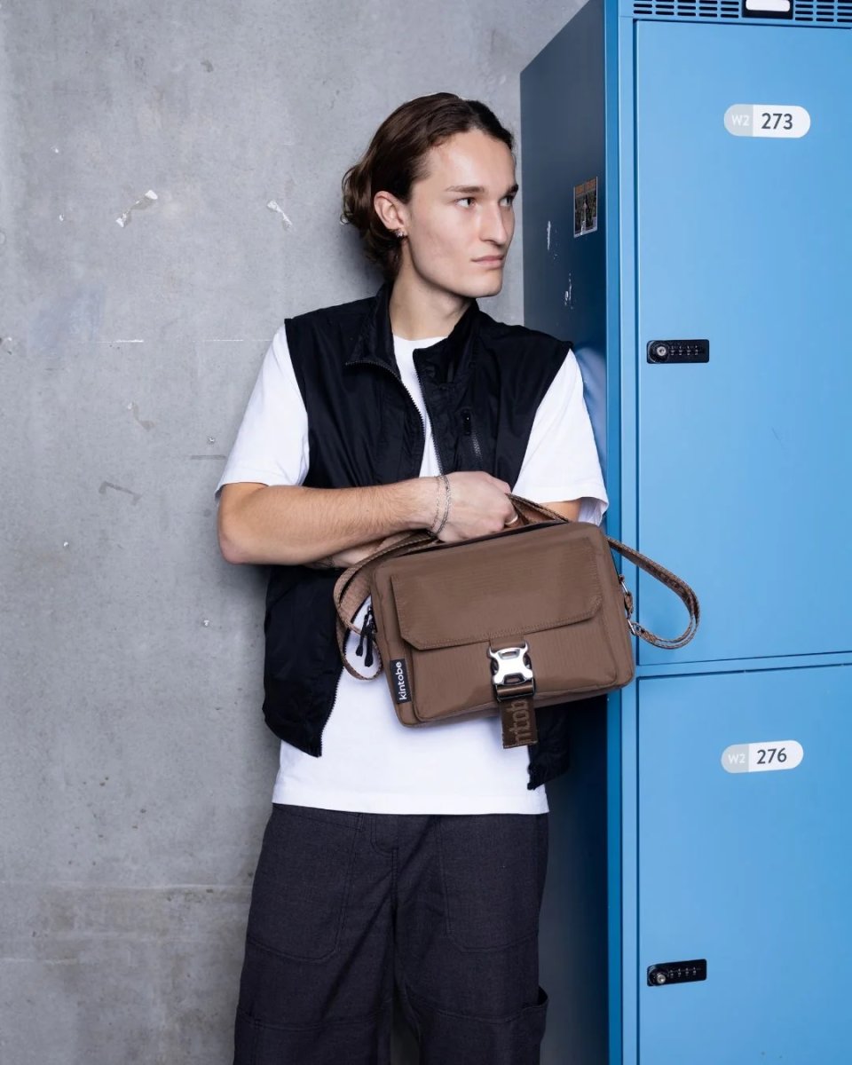 Kintobe Noah, Eath brown