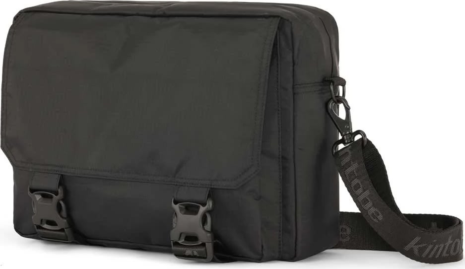 Kintobe Leo, Jet black