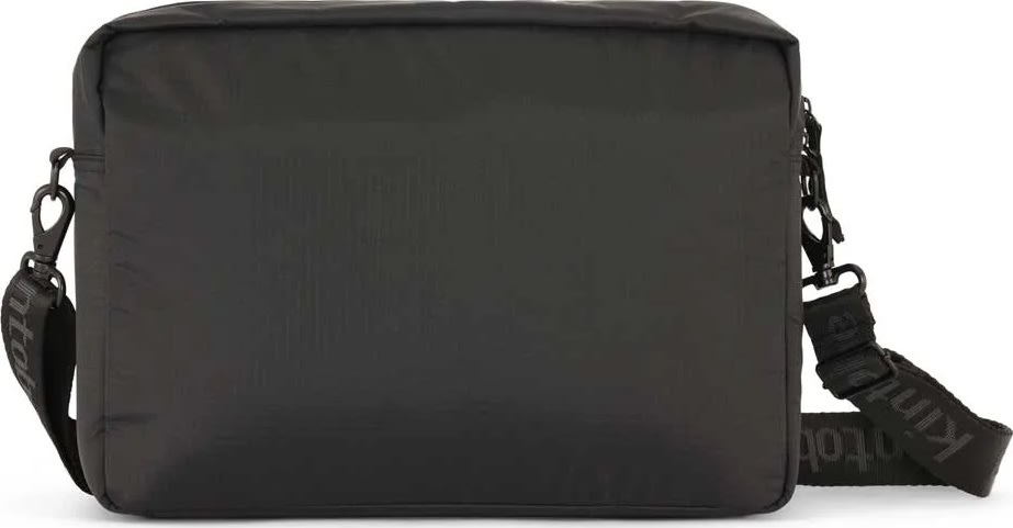 Kintobe Leo, Jet black