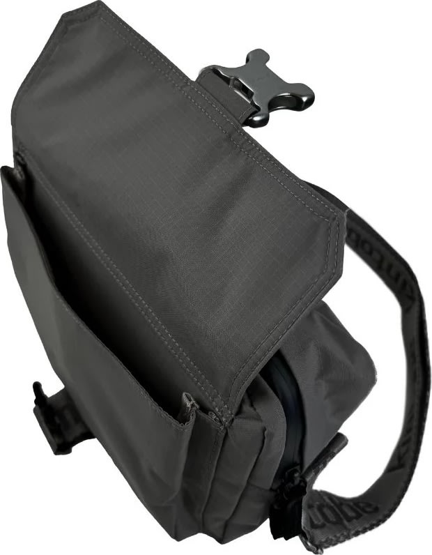 Kintobe Noah, Jet black