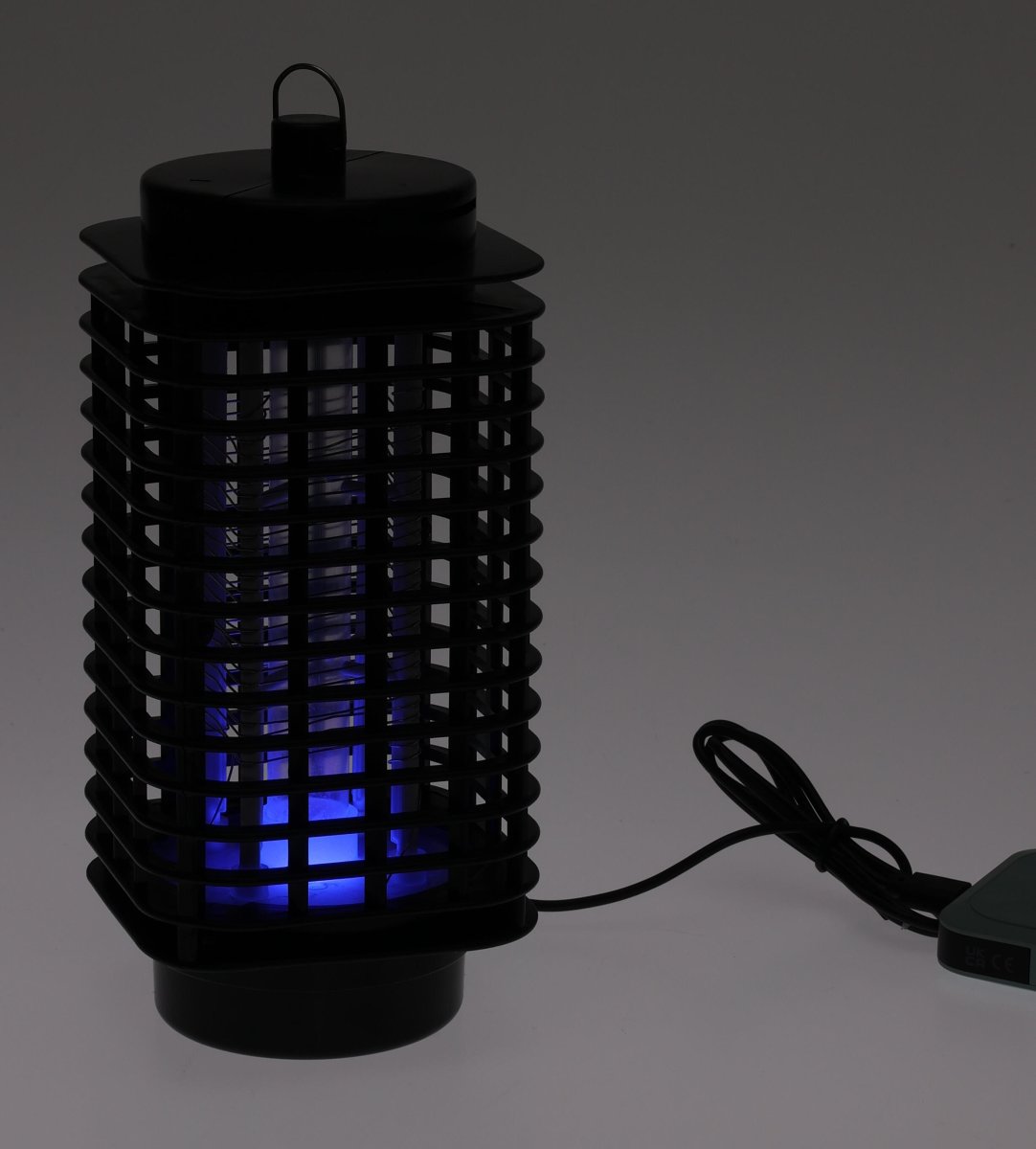 Elektrisk myggeskræmmer, UV lys, 10x10x22 cm.