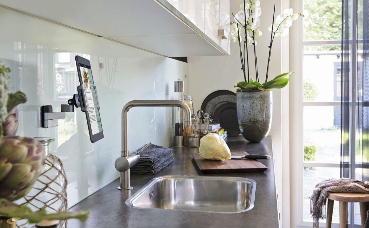 Vogel's Vægmontering til tablet - TMS 1030