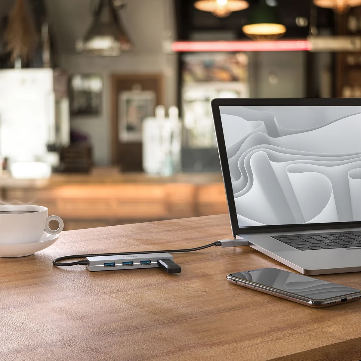 Hama Hub USB-A 3.2 4x 5 Gbit/s USB-C Adapter