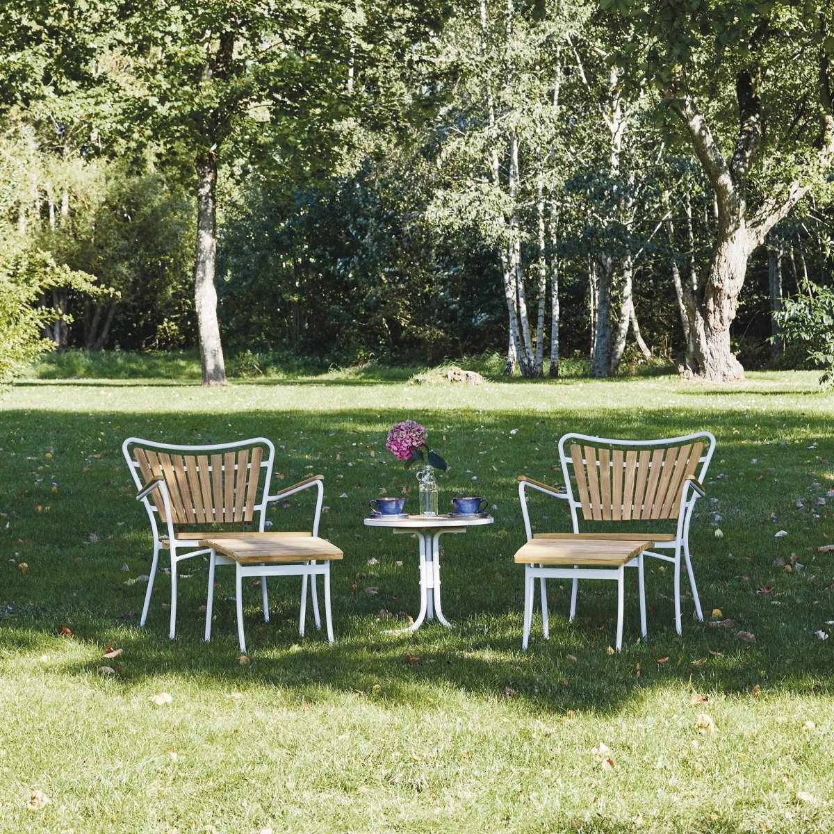 Marguerit Loungebord ø50+2 stole+2 skamler, Hvid