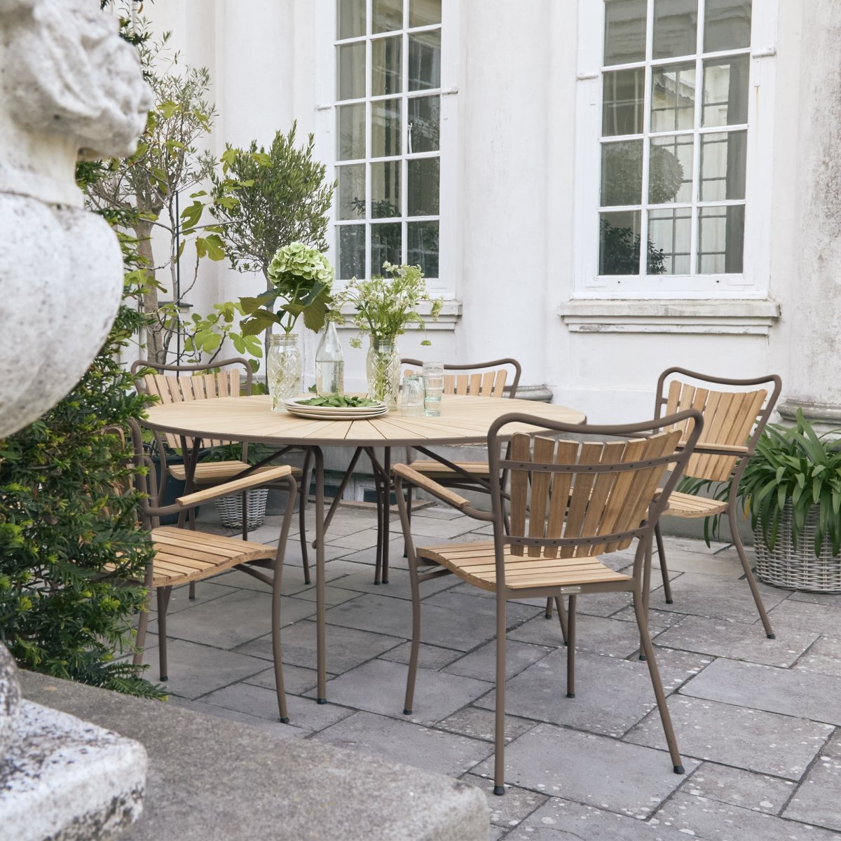 Marguerit Havebord ø140 cm, Mocca