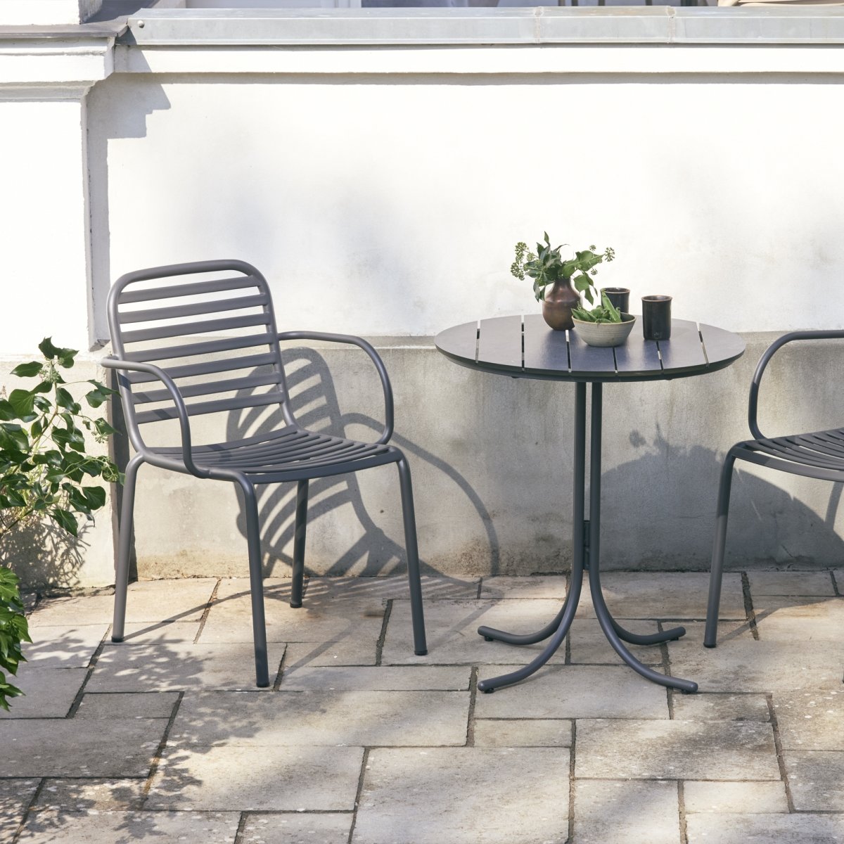 Pure Cafésæt ø67cm + 2 stole Ivy Pipe, Antracit