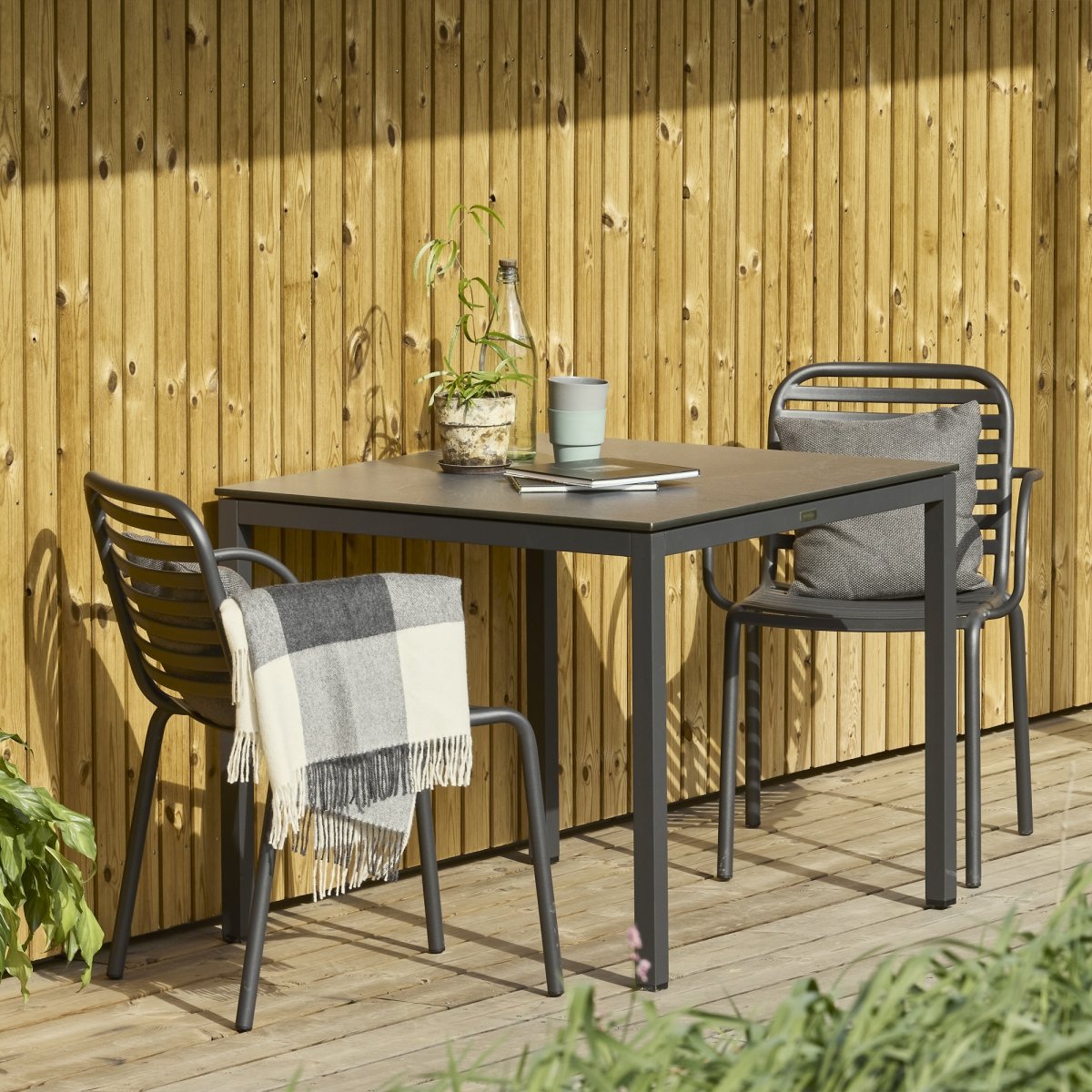 Pure Havebord L82cm + 2 stole Ivy Pipe, Antracit