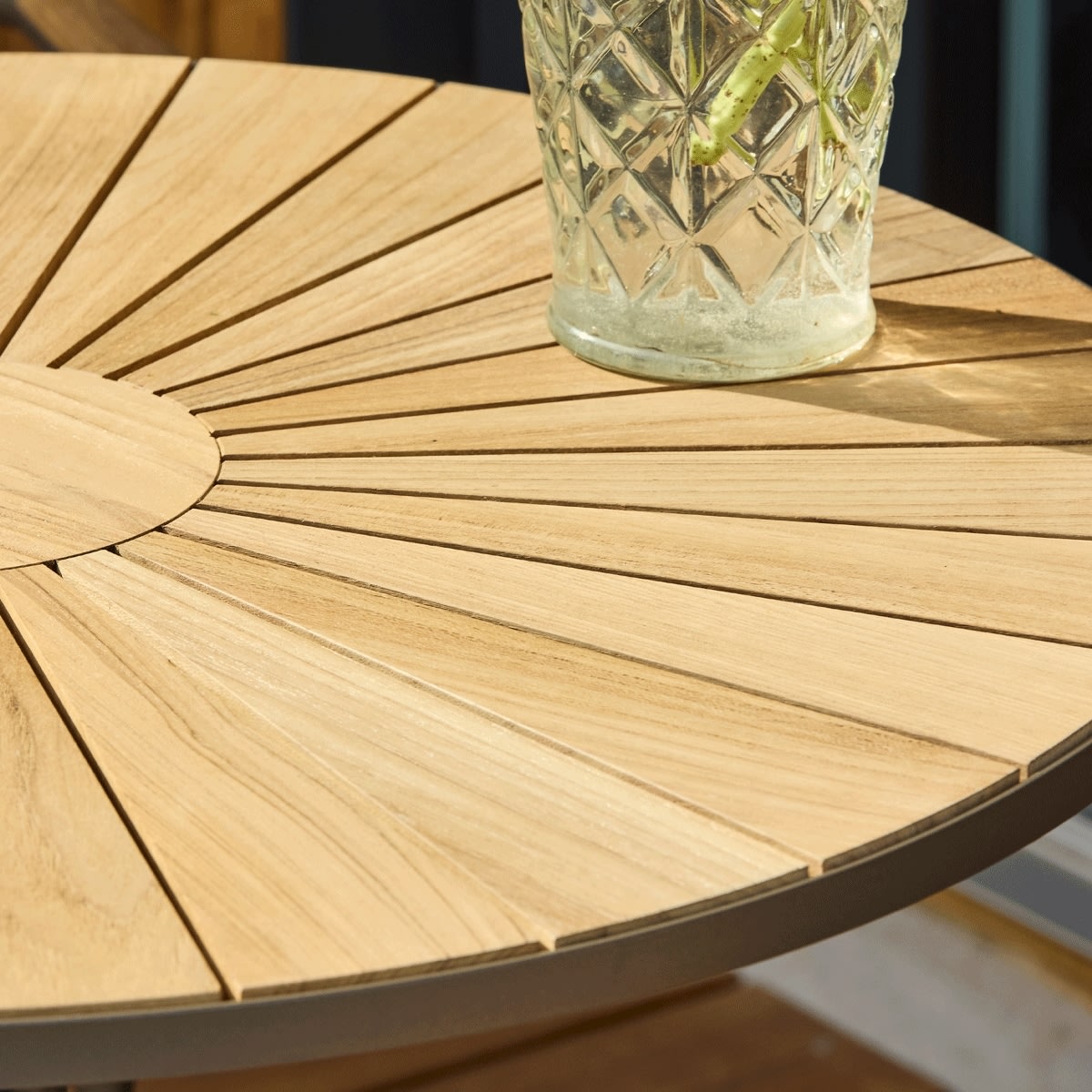 Marguerit Cafébord ø70 cm, Mocca