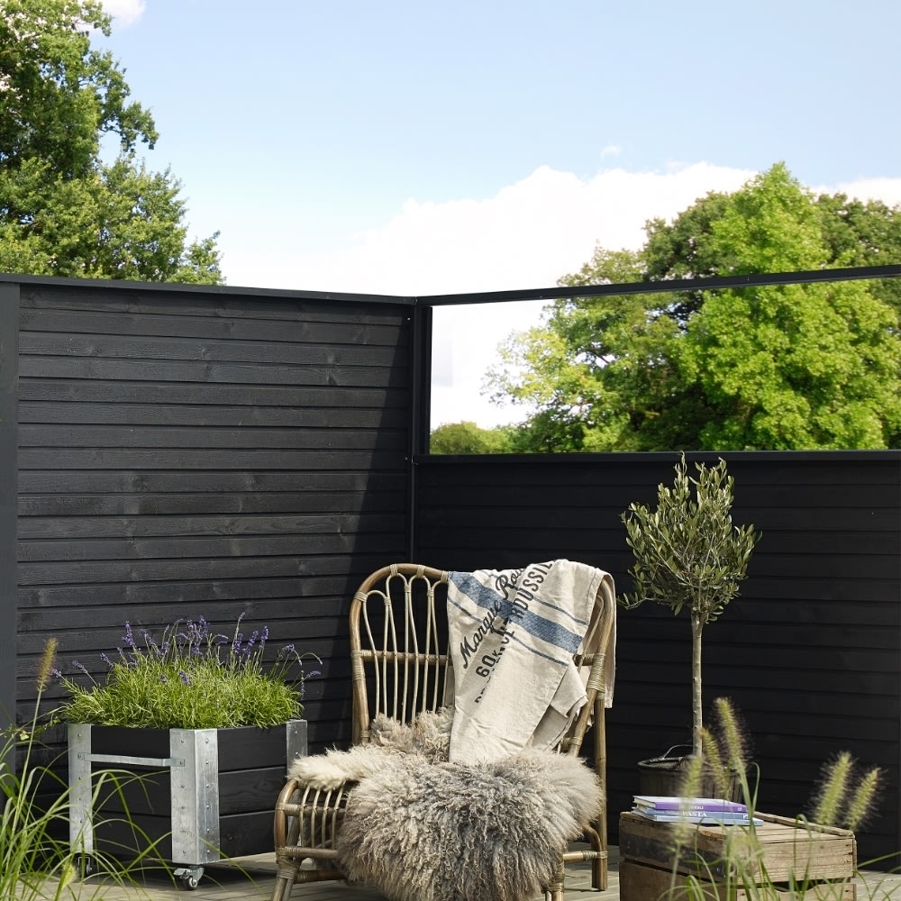 Plus Plank Profilhegn, sort, 174x166 cm.