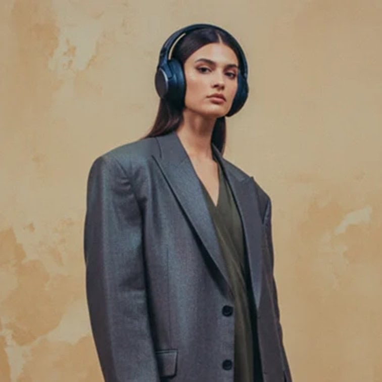 Soundliving Solar Over-Ear Hovedtelefoner - Sort