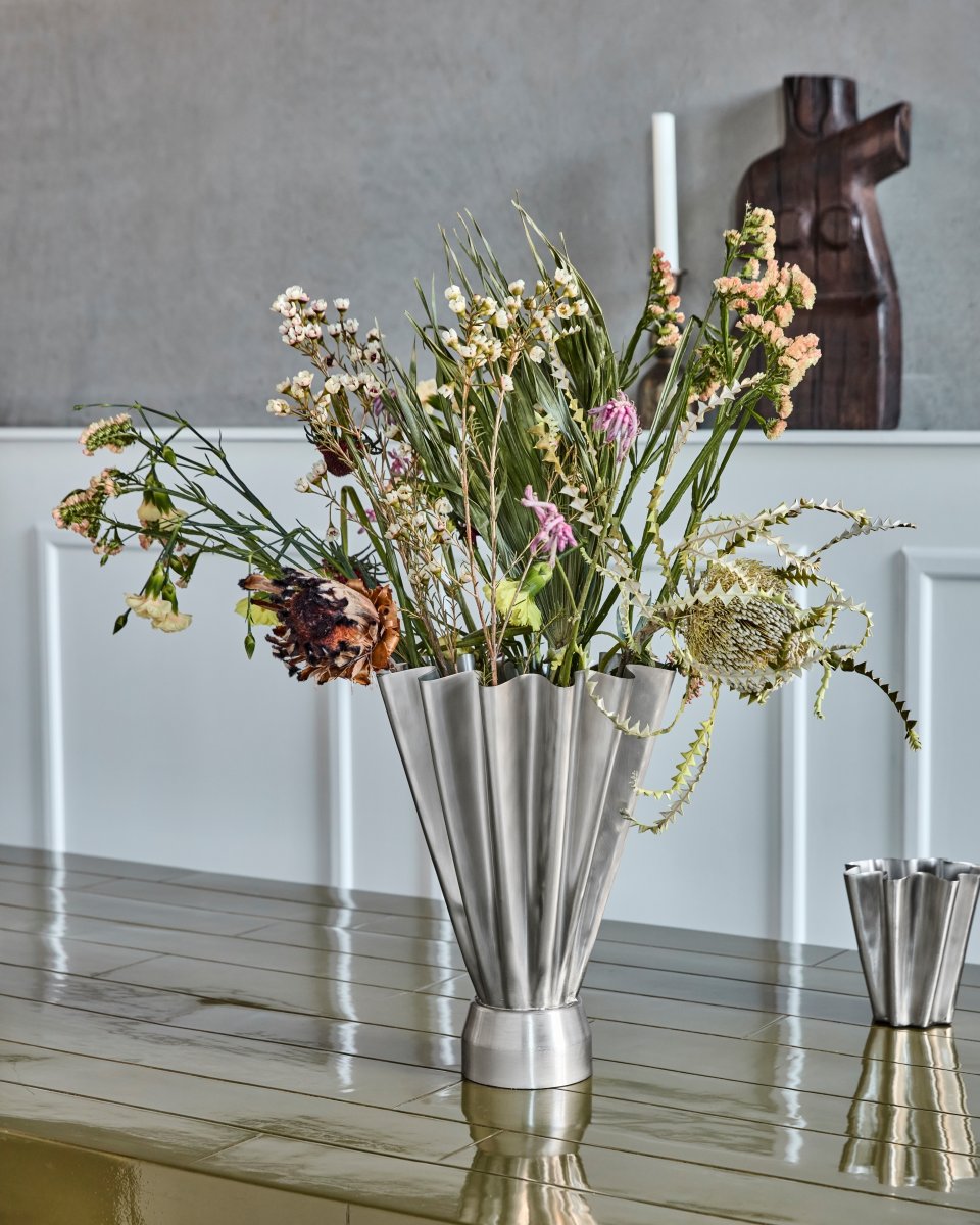 House Doctor Flood Vase H33cm, børstet sølvfinish