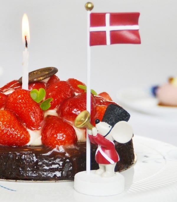 Kids By Friis Bordflag Mus m. Trompet H14,5 cm