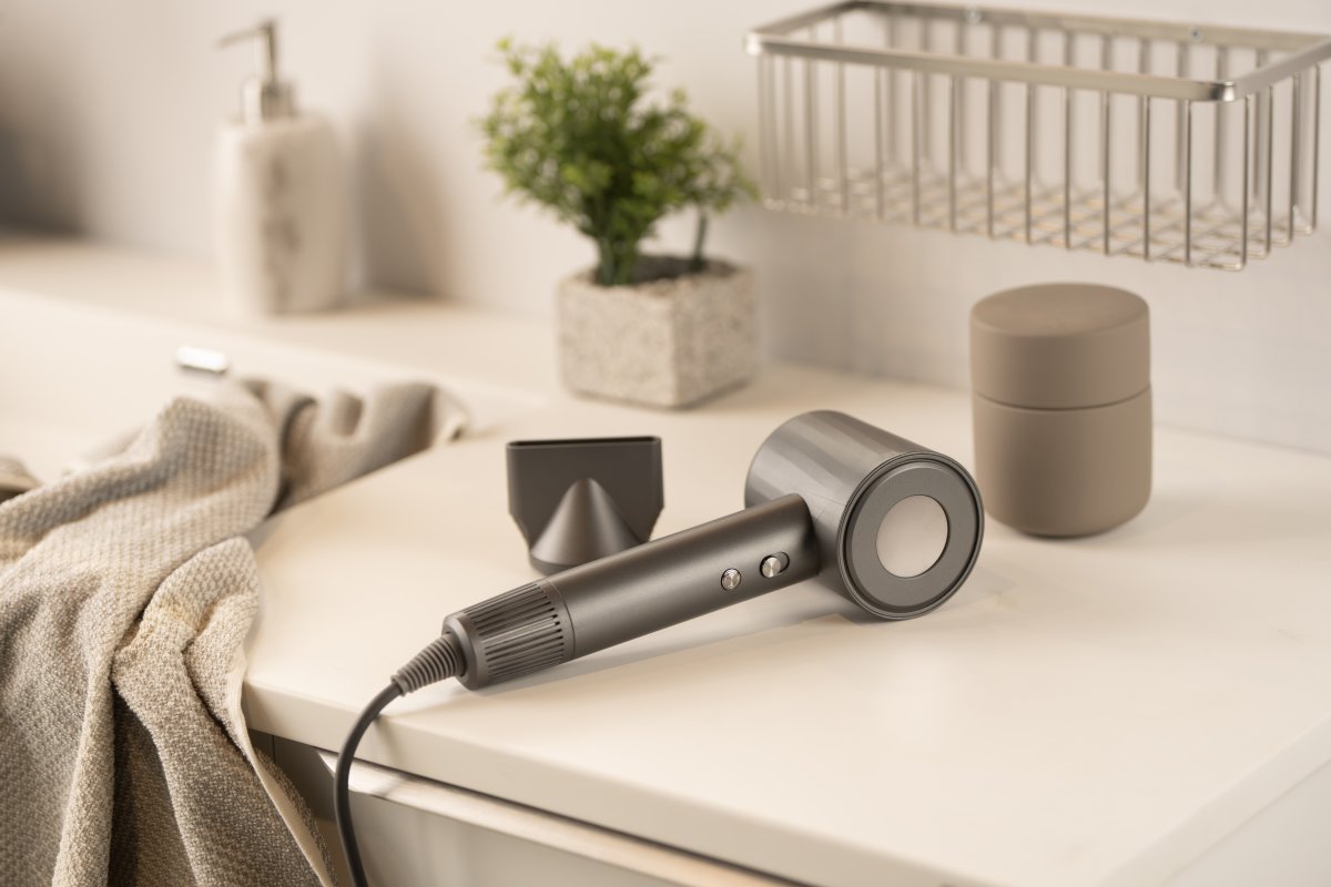 by Gaard Hårtørrer Brushless Føn 105.000 RPM