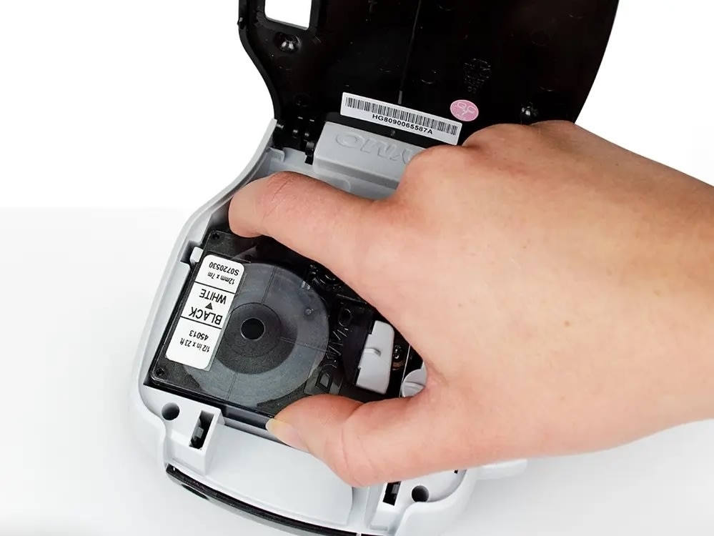 Dymo D1 labeltape 12mm, sort på blå