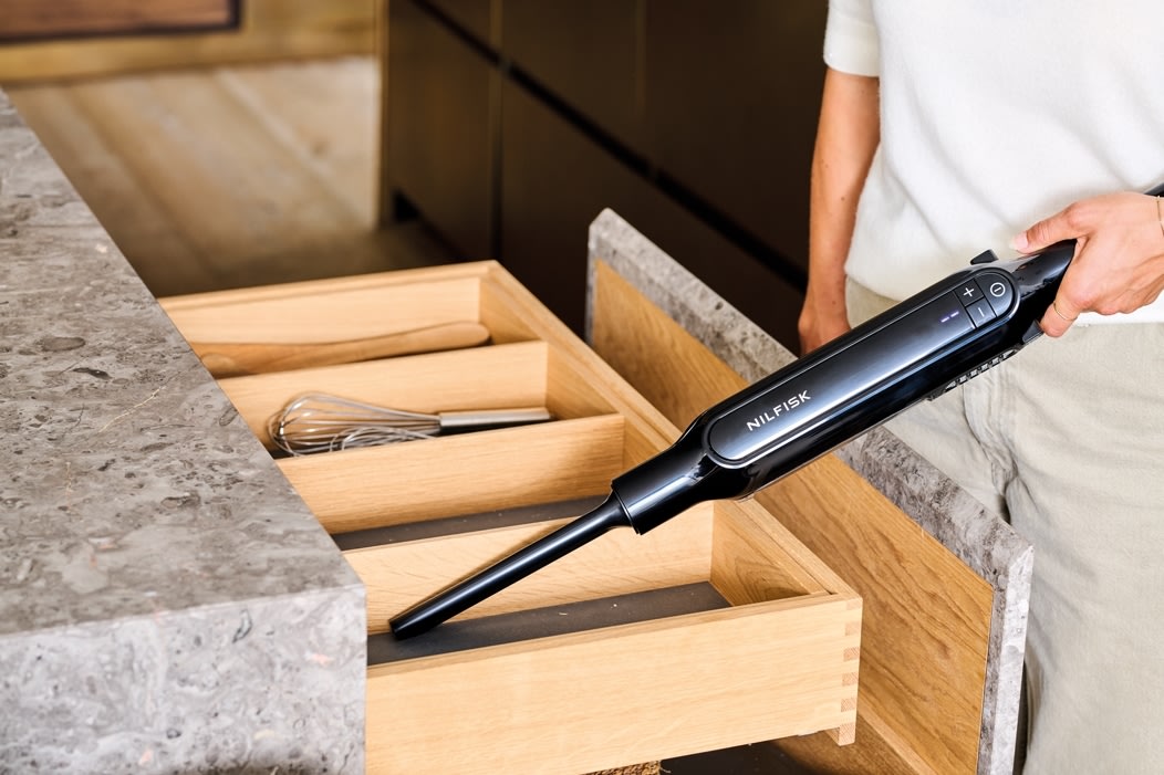 Nilfisk Move&Dock ledningsfri støvsuger m. station